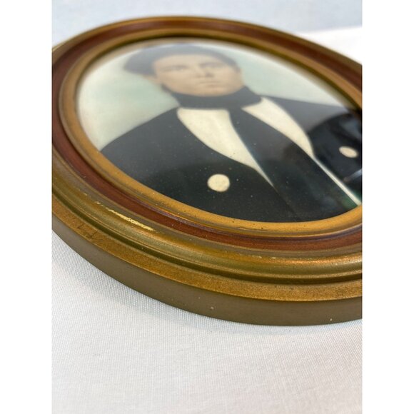 Antique Portrait Woman Convex Oval Wood Frame Victorian Stern Face - Picture 7 of 10